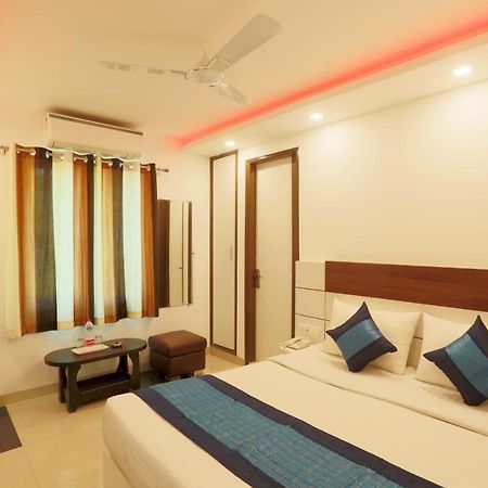 Hotel Ark Wood New Delhi Eksteriør billede