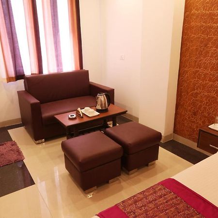 Hotel Ark Wood New Delhi Eksteriør billede