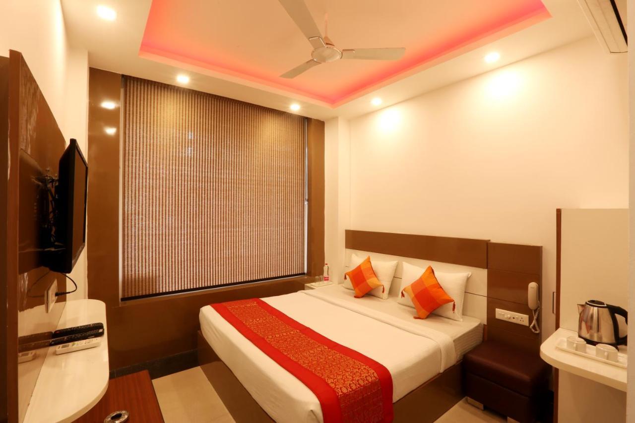 Hotel Ark Wood New Delhi Eksteriør billede