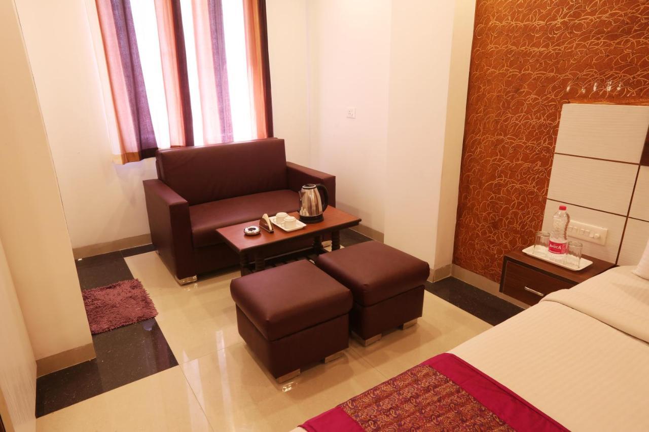 Hotel Ark Wood New Delhi Eksteriør billede