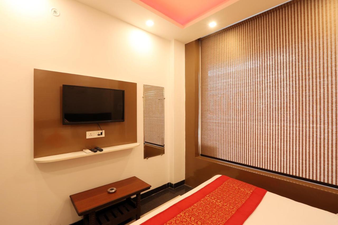 Hotel Ark Wood New Delhi Eksteriør billede