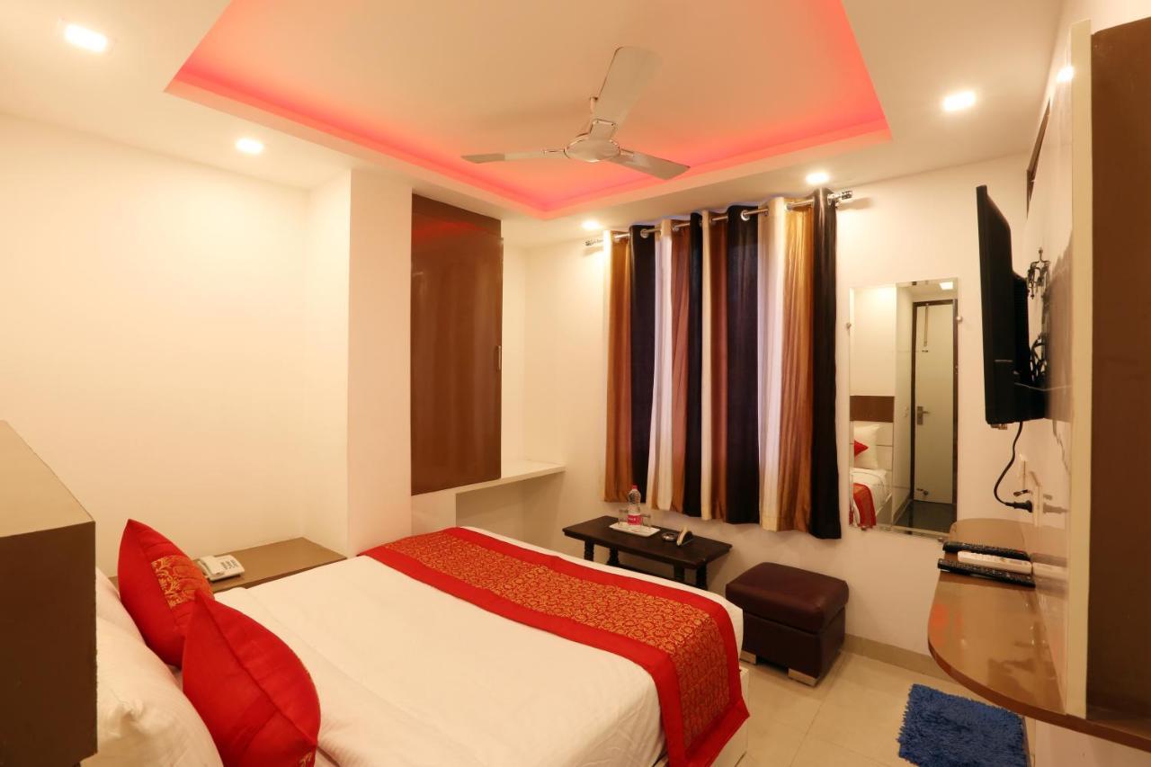Hotel Ark Wood New Delhi Eksteriør billede