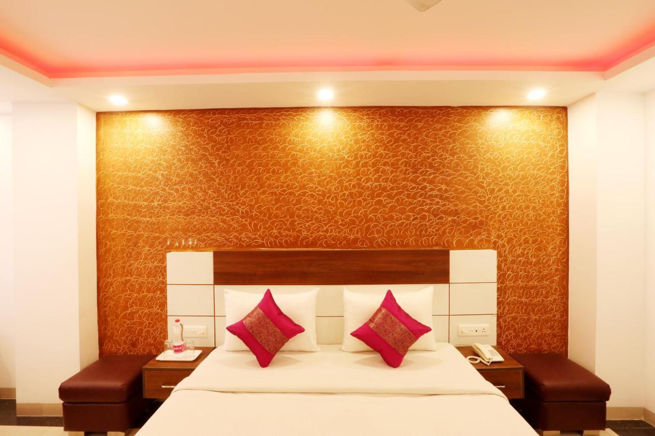 Hotel Ark Wood New Delhi Eksteriør billede