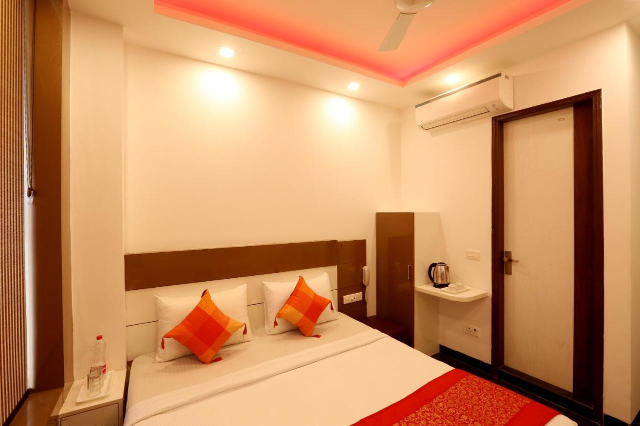 Hotel Ark Wood New Delhi Eksteriør billede