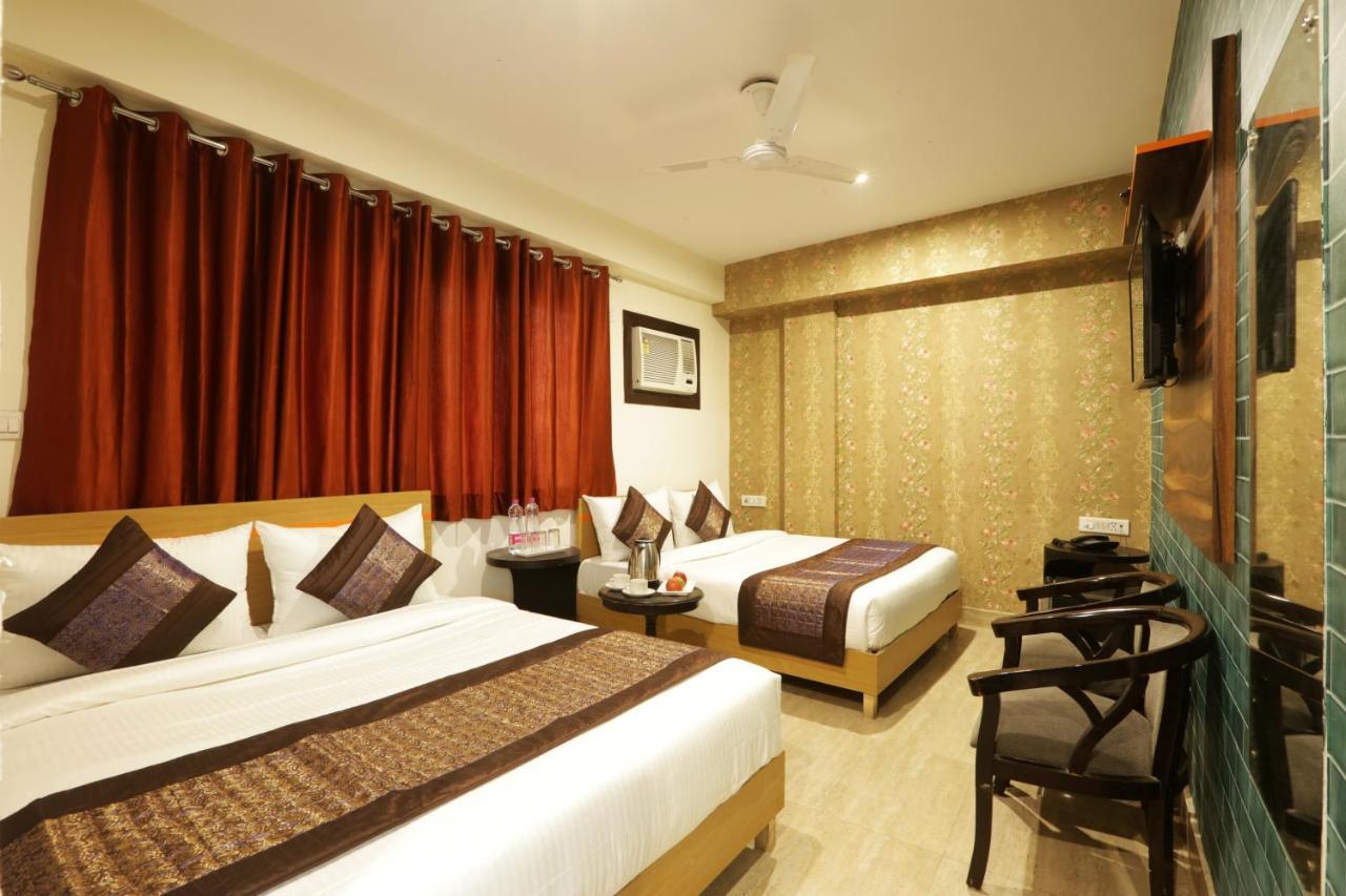 Hotel Ark Wood New Delhi Eksteriør billede