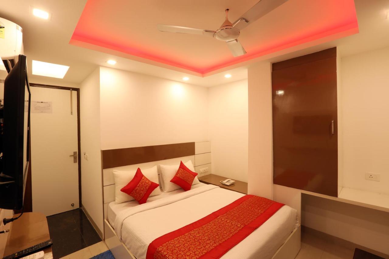 Hotel Ark Wood New Delhi Eksteriør billede