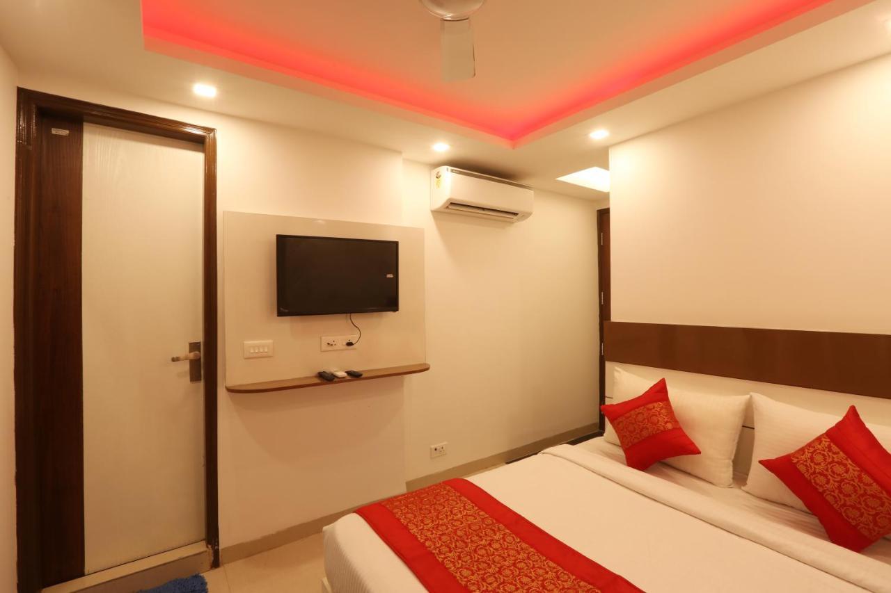 Hotel Ark Wood New Delhi Eksteriør billede
