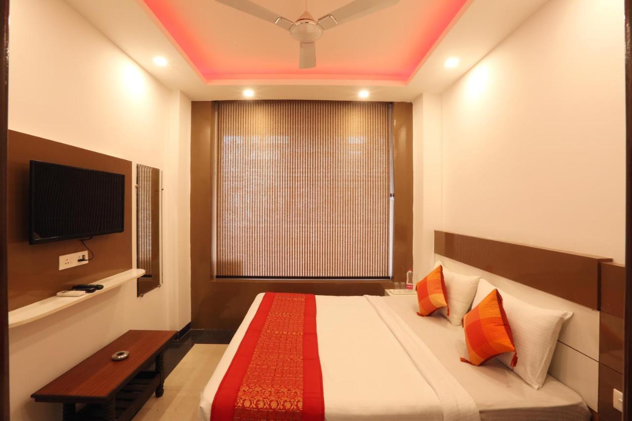 Hotel Ark Wood New Delhi Eksteriør billede