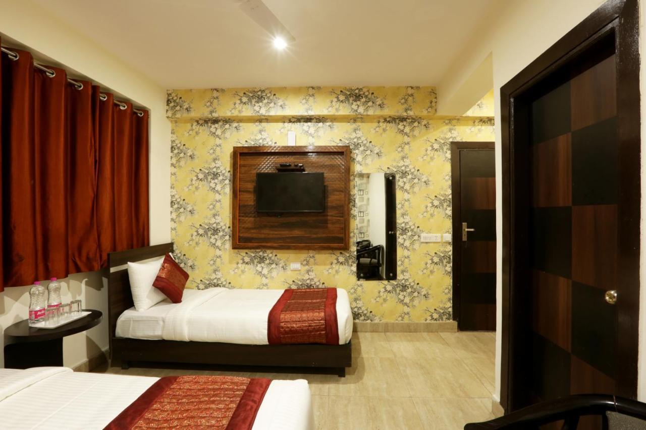 Hotel Ark Wood New Delhi Eksteriør billede