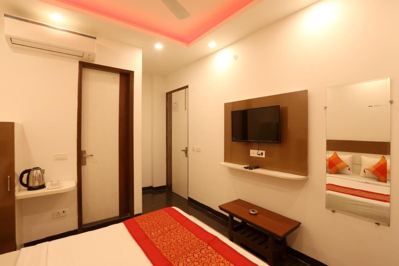 Hotel Ark Wood New Delhi Eksteriør billede