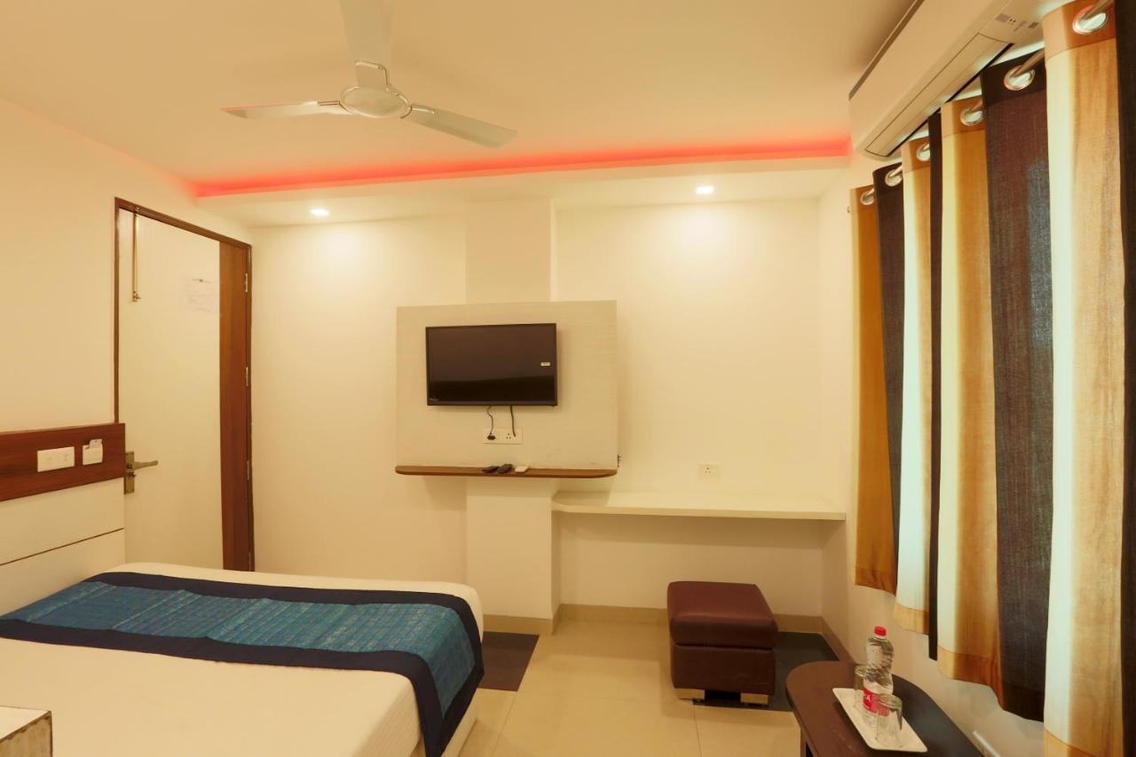 Hotel Ark Wood New Delhi Eksteriør billede